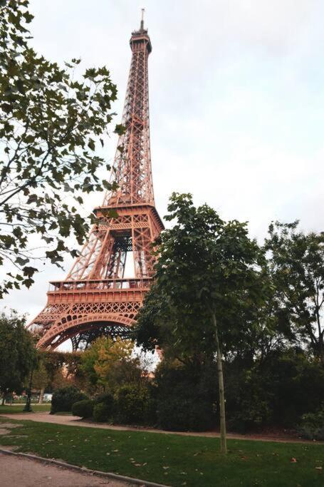 Cosy Appartement - Eiffel Tower Paris Exterior photo